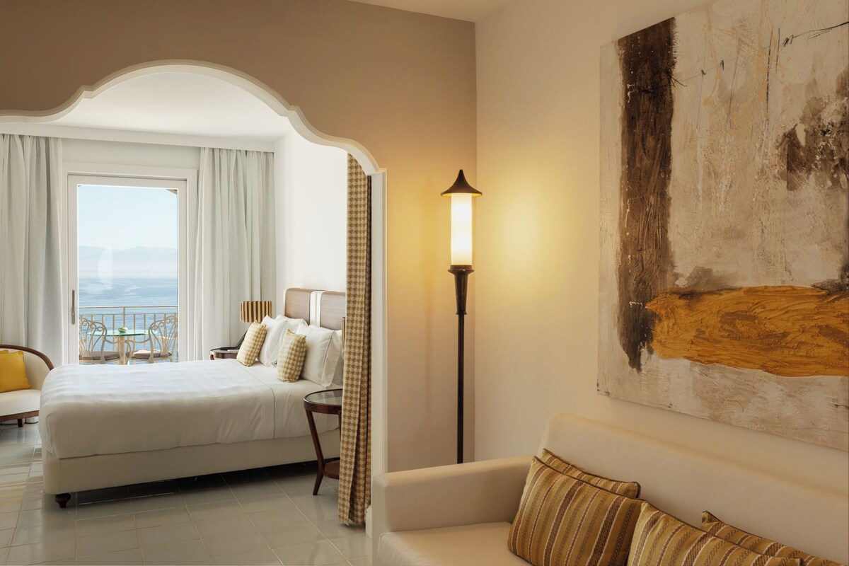 Panoramic Studio Suite, Balcony, Sea View | Premium bedding, memory foam beds, minibar, in-room safe