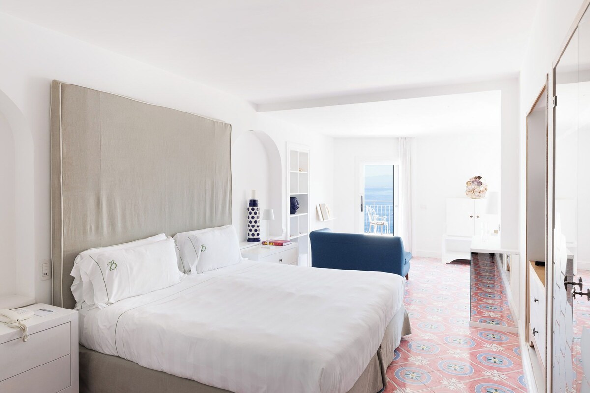 Superior Junior Suite, terrace sea view | Premium bedding, memory foam beds, minibar, in-room safe