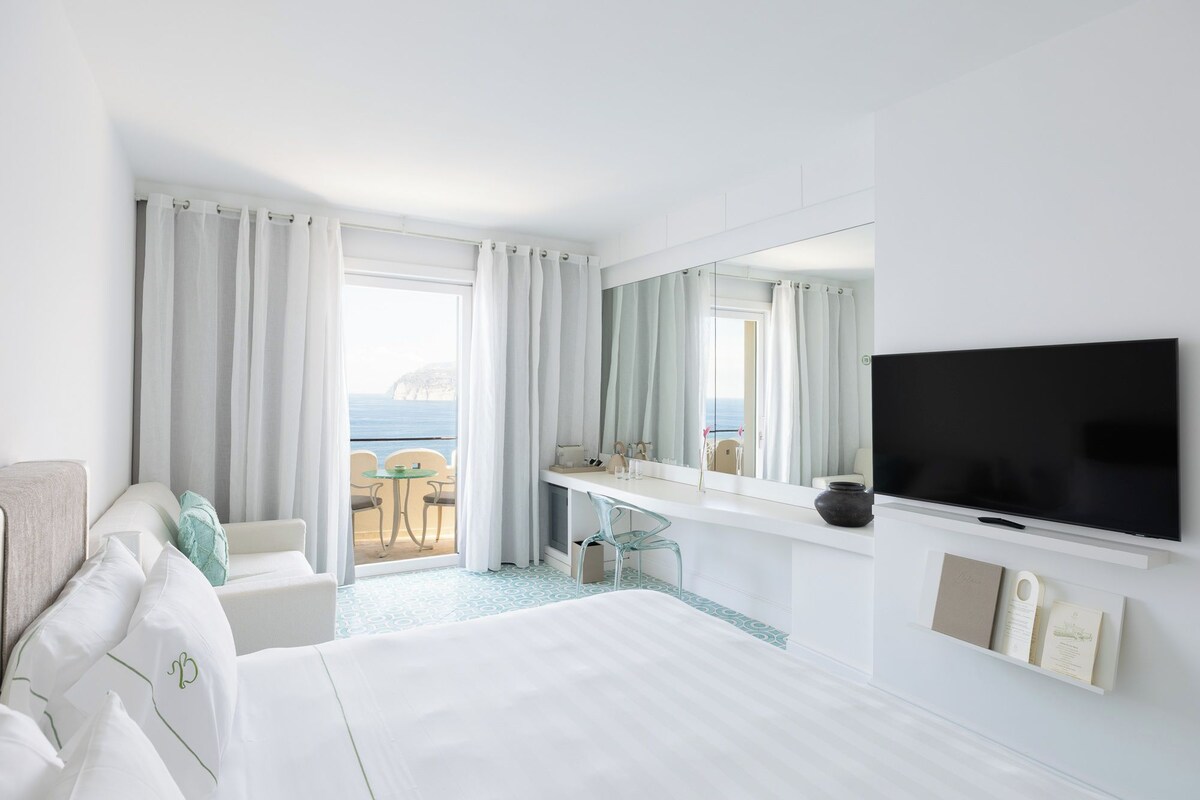 Premium bedding, memory foam beds, minibar, in-room safe