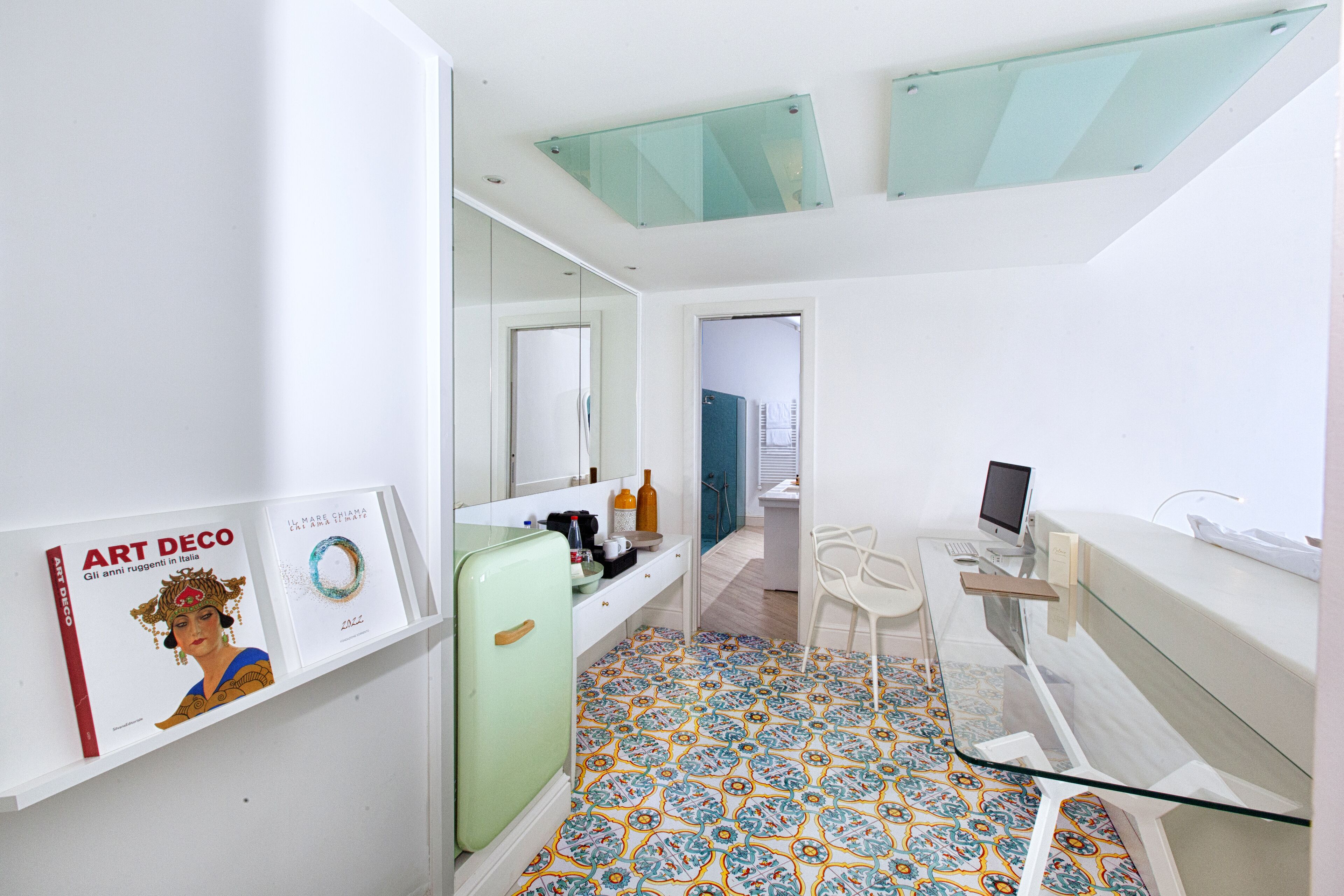 deluxe junior suite, terrace sea view | 1 bedroom, premium bedding, memory-foam beds, free minibar items