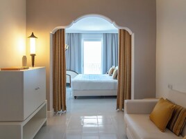 Junior Studio Suite, Balcony, Sea View | Premium bedding, memory foam beds, minibar, in-room safe