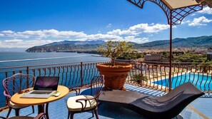 Superior Junior Suite, terrace sea view | Water view - Hotel Belair (Sorrento)