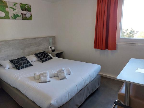 Brit Hotel Bosquet - Languedoc-Roussillon