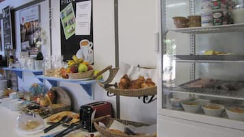 Buffet breakfast on weekdays (EUR 12.9 per person)