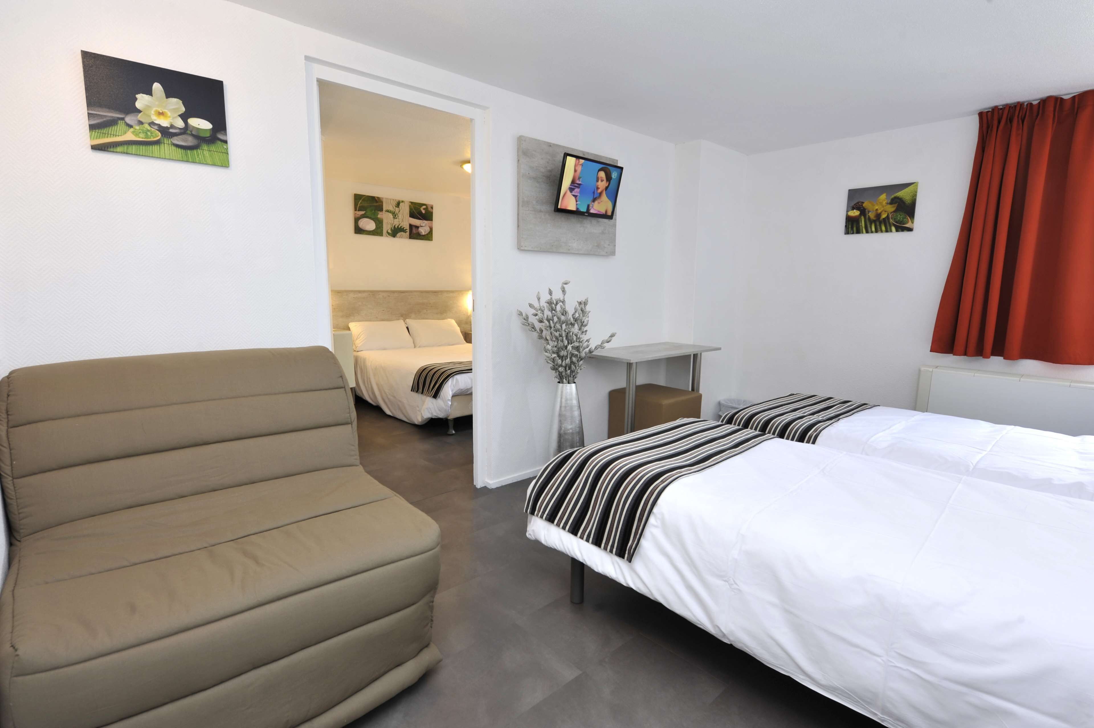 1 bedroom, desk, laptop workspace, blackout curtains