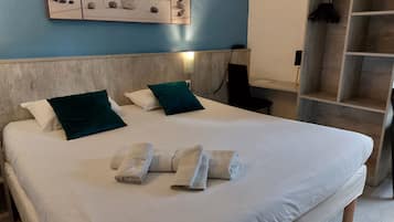 Superior Room | Desk, laptop workspace, blackout curtains, free WiFi