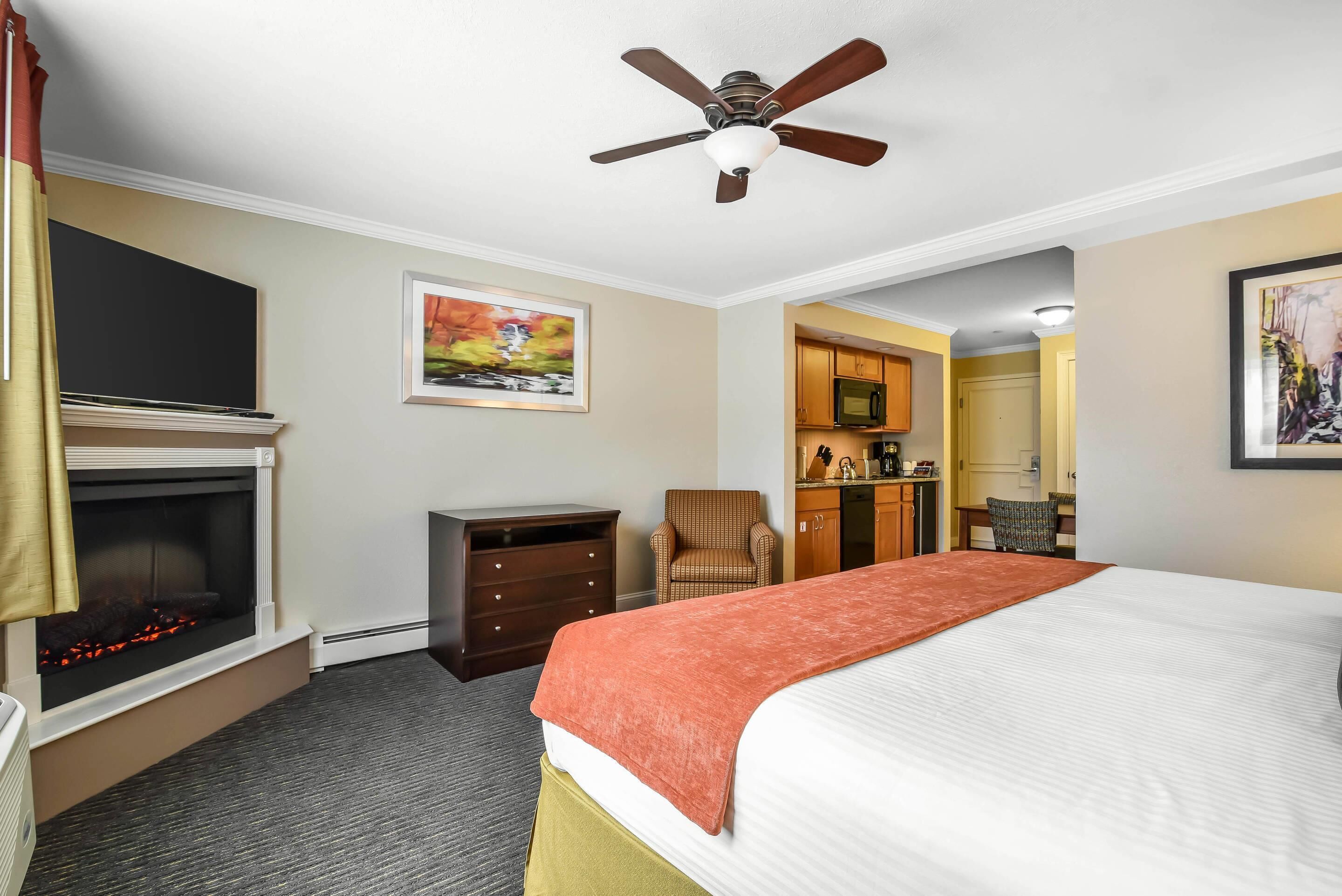 Studio | Premium bedding, pillow-top beds, in-room safe, blackout curtains