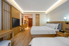 家庭客房 | 獨特裝潢、書桌、筆電工作空間、遮光布/窗簾