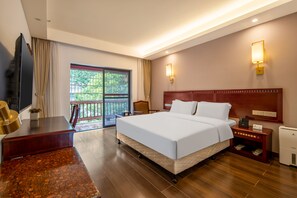 Luxury Single Room, 1 Queen Bed | Individually decorated, desk, laptop workspace, blackout drapes - Pipaxi Hotel (Zhangjiajie)