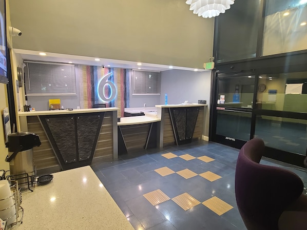 Lobby - Motel 6 Martinez, CA (Martinez)