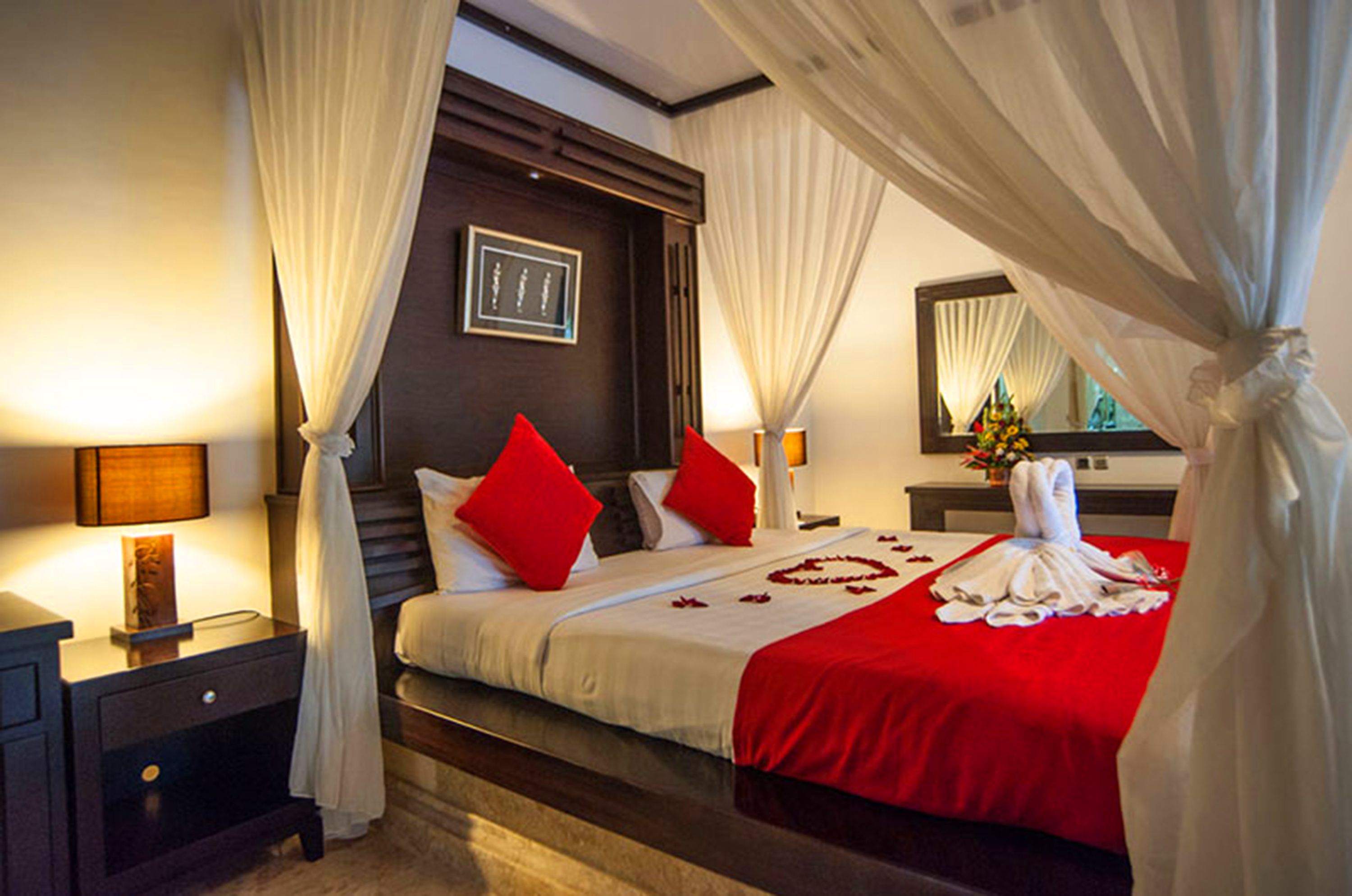 Premium bedding, minibar, in-room safe, desk