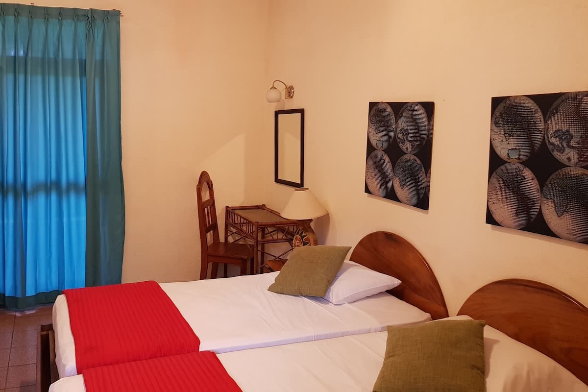 Caja de seguridad en la habitación, cortinas blackout y wifi gratis