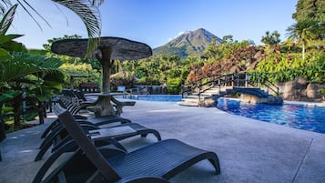 Indoor pool, 11 outdoor pools, pool umbrellas, sun loungers