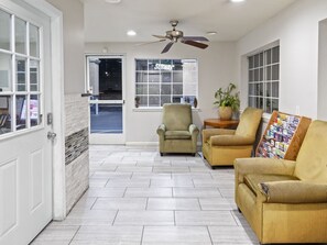 Reception - Dream Inn (Fresno)