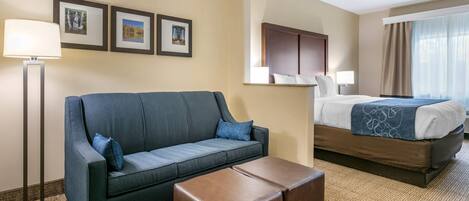 Room, 1 King Bed, Accessible, Non Smoking (Roll-In Shower) | Free WiFi, bed sheets, alarm clocks