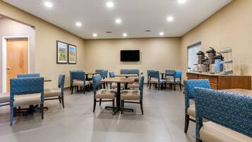 Free daily continental breakfast