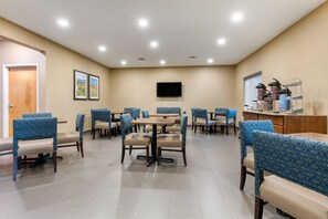 Free daily continental breakfast 
