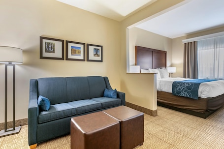 Free WiFi, bed sheets, alarm clocks. Comfort Suites Batesville