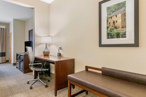 Room, 1 King Bed, Accessible, Non Smoking (Roll-In Shower) | Free WiFi, bed sheets, alarm clocks - Comfort Suites Batesville (Batesville)