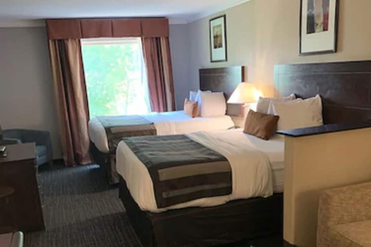 In-room safe, desk, iron/ironing board, free WiFi