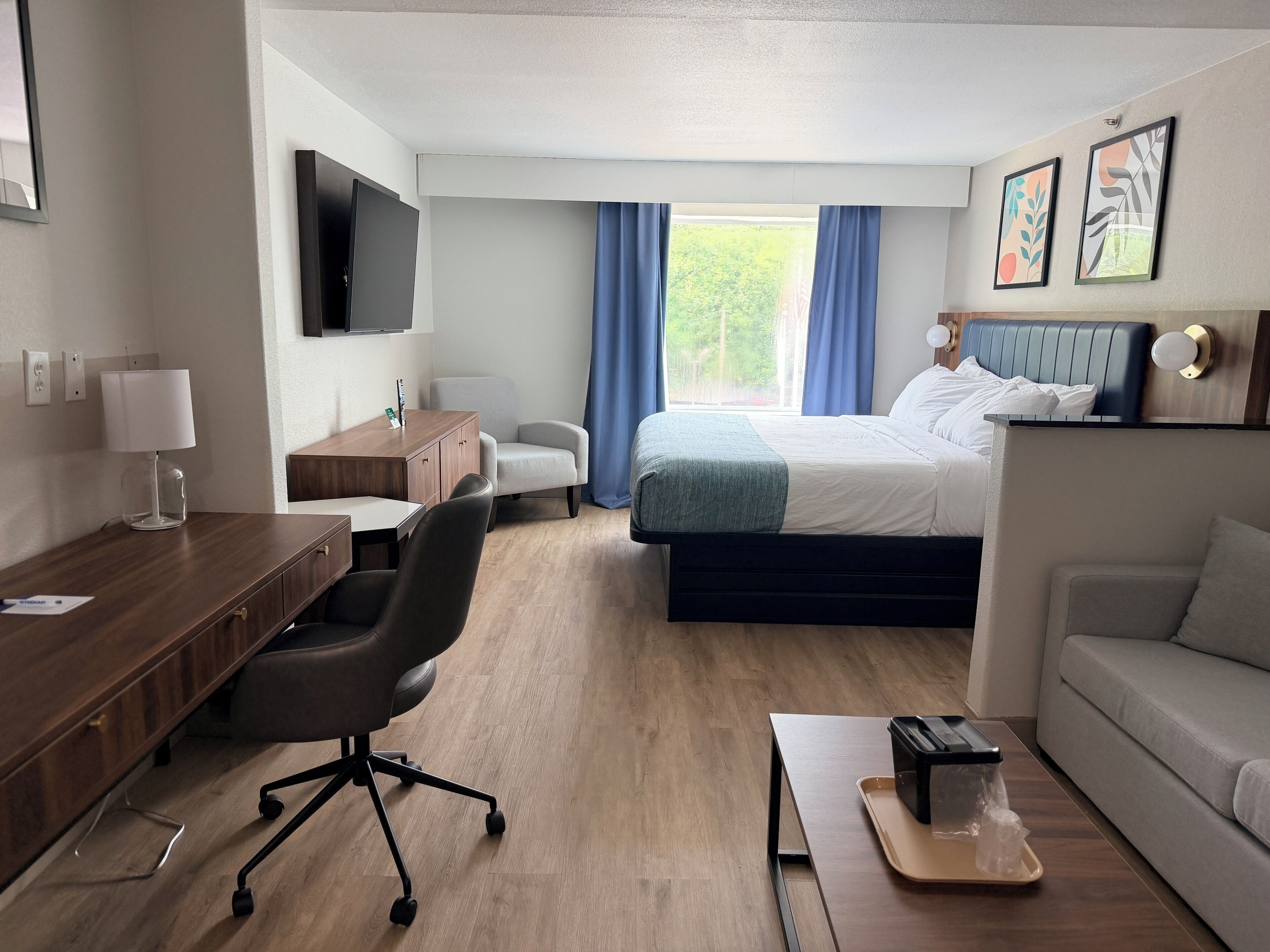Room, 1 King Bed with Sofa bed, Non Smoking | In-room safe, desk, iron/ironing board, free WiFi