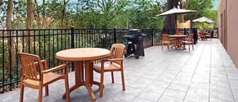 Aire de pique-nique/barbecue