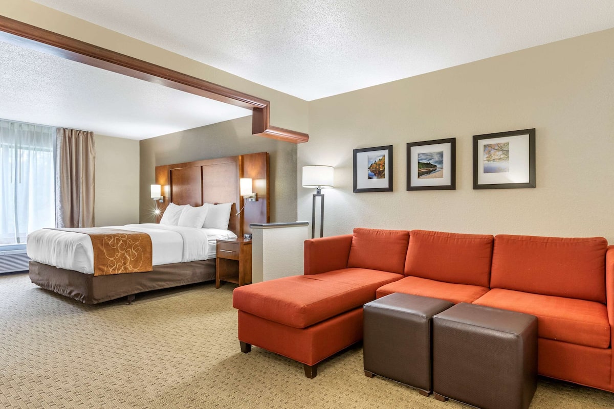 Suite, 1 King-Bett und Schlafsofa, barrierefrei, Nichtraucher