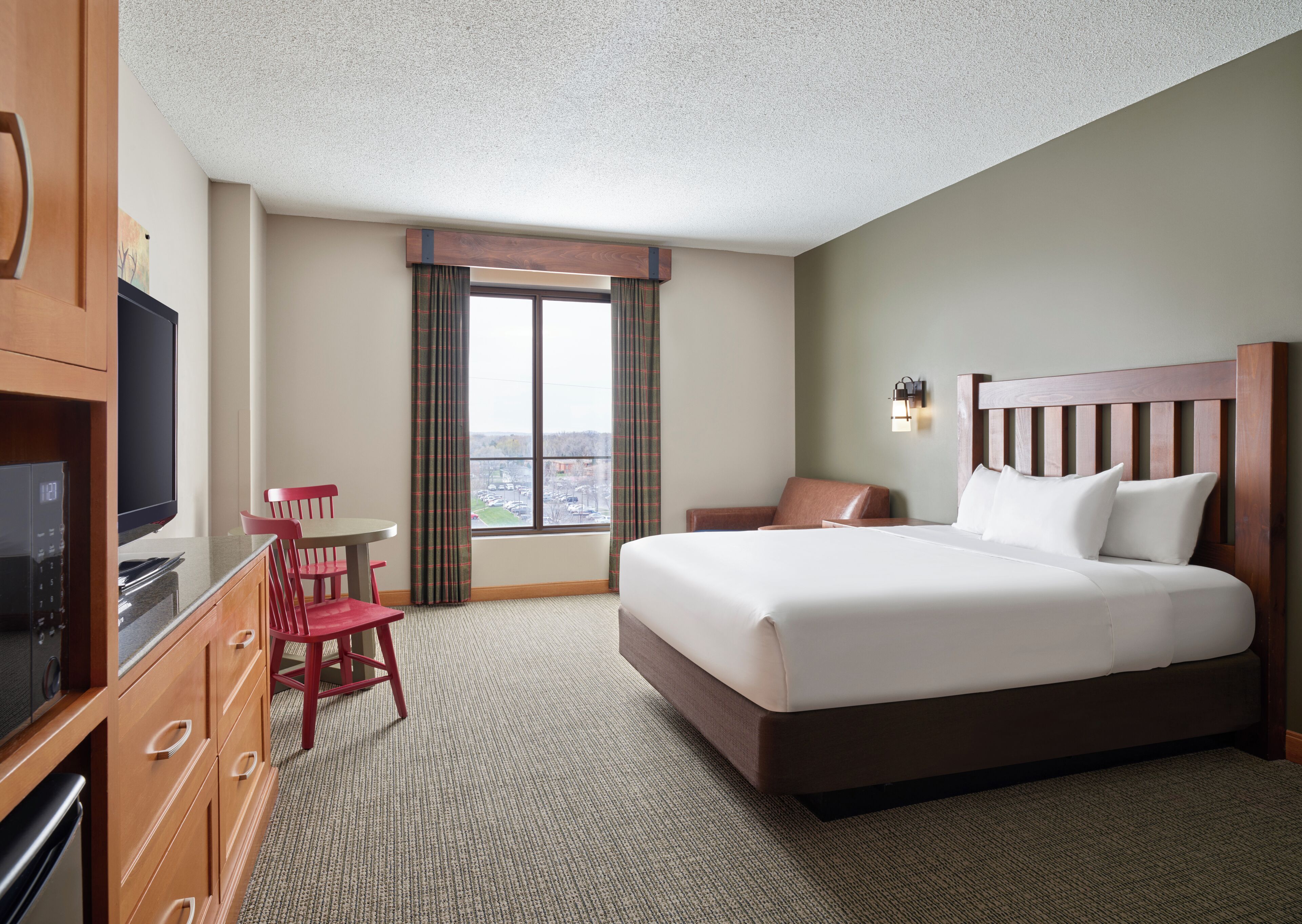 Junior-studiosviitti, 1 keskisuuri parisänky ja vuodesohva (Water Park Included) | Silitysrauta/-lauta, ilmainen internet, vuodevaatteet