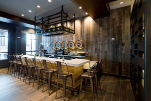 Abre todos los días (con vistas a la piscina)