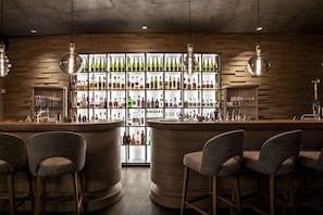 Cocktail bar, garden views, open daily - A-ROSA Ifen Hotel Kleinwalsertal (Mittelberg)