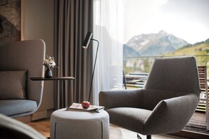 Superior Double Room, Balcony, Mountain View | Living area