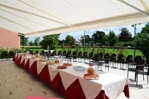 Espace banquet en plein air