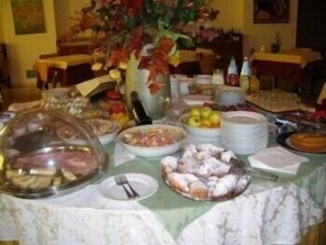 Desayuno buffet incluido todos los días