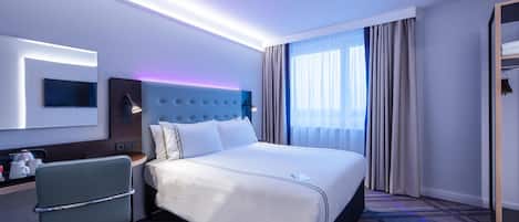 Standaard tweepersoonskamer | Een kluis op de kamer, verduisterende gordijnen, geluiddichte muren