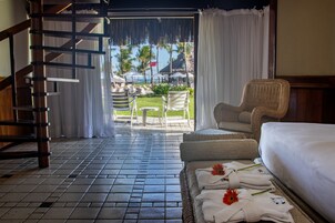 Luxury Seafront Bungalow - exclusive breakfast | Minibar, in-room safe, individually decorated, desk