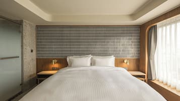 Blackout curtains, free WiFi, bed sheets