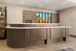 Reception - Hampton Inn By Hilton Napanee (Greater Napanee)