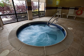 Indoor pool - Hampton Inn By Hilton Napanee (Greater Napanee)
