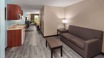 Studio Suite, 2 Queen Beds, Non Smoking | Premium bedding, pillow-top beds, in-room safe, desk
