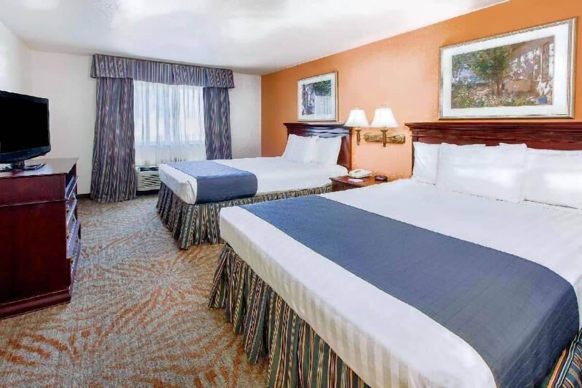 Ropa de cama de alta calidad y camas con pillow-top