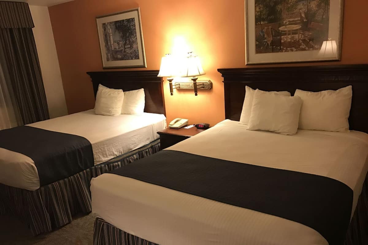 Ropa de cama de alta calidad y camas con pillow-top
