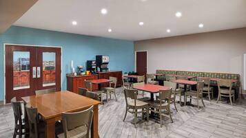 Esmorzar diari complet gratuït