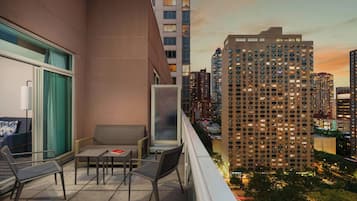 Executive Suite, 1 Bedroom, Non Smoking, Balcony | 1 bedroom, premium bedding, in-room safe, desk