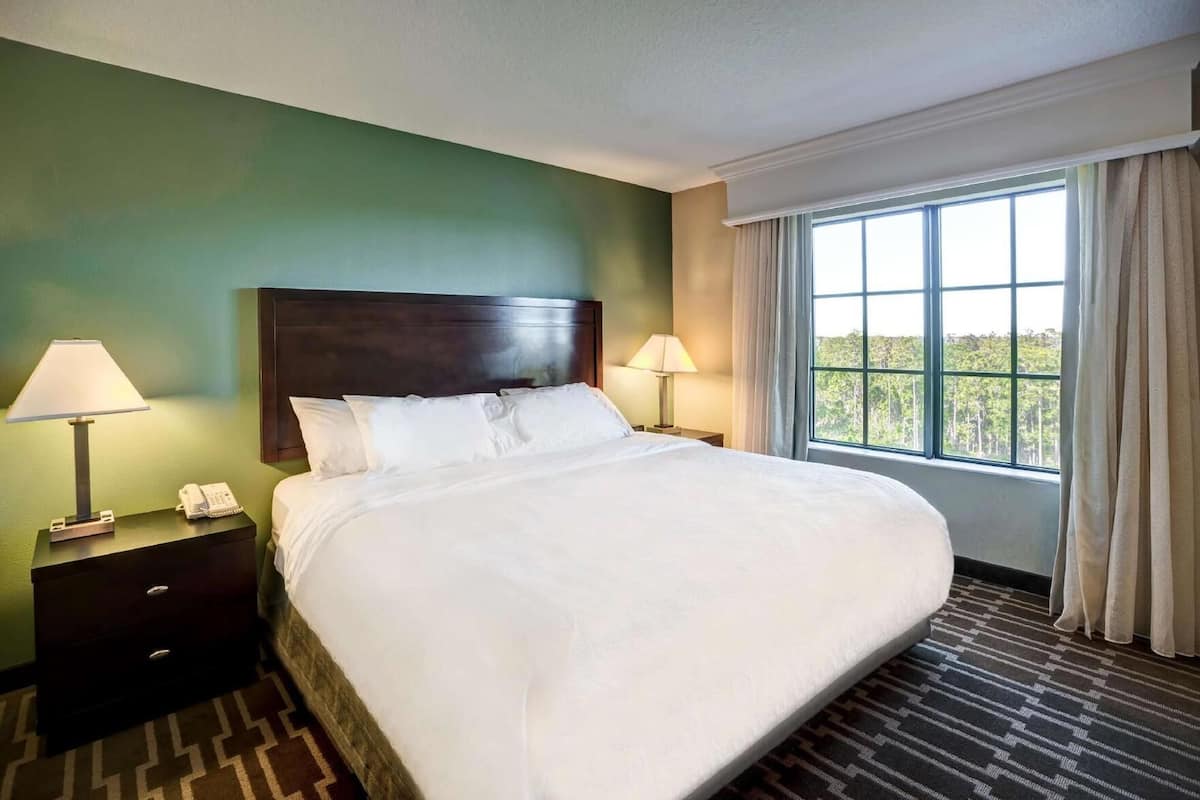 1 bedroom, premium bedding, in-room safe, desk