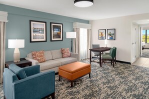 1 bedroom, premium bedding, in-room safe, desk