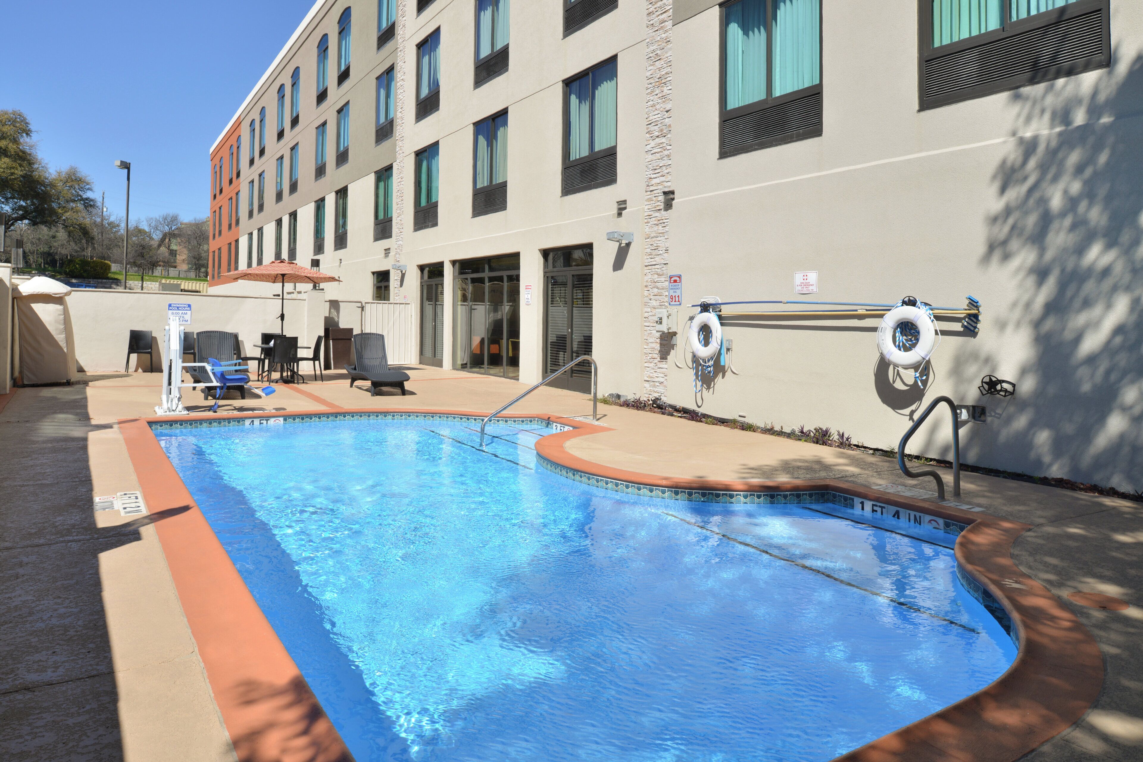 Photo - Holiday Inn Express & Suites Austin North Central by IHG