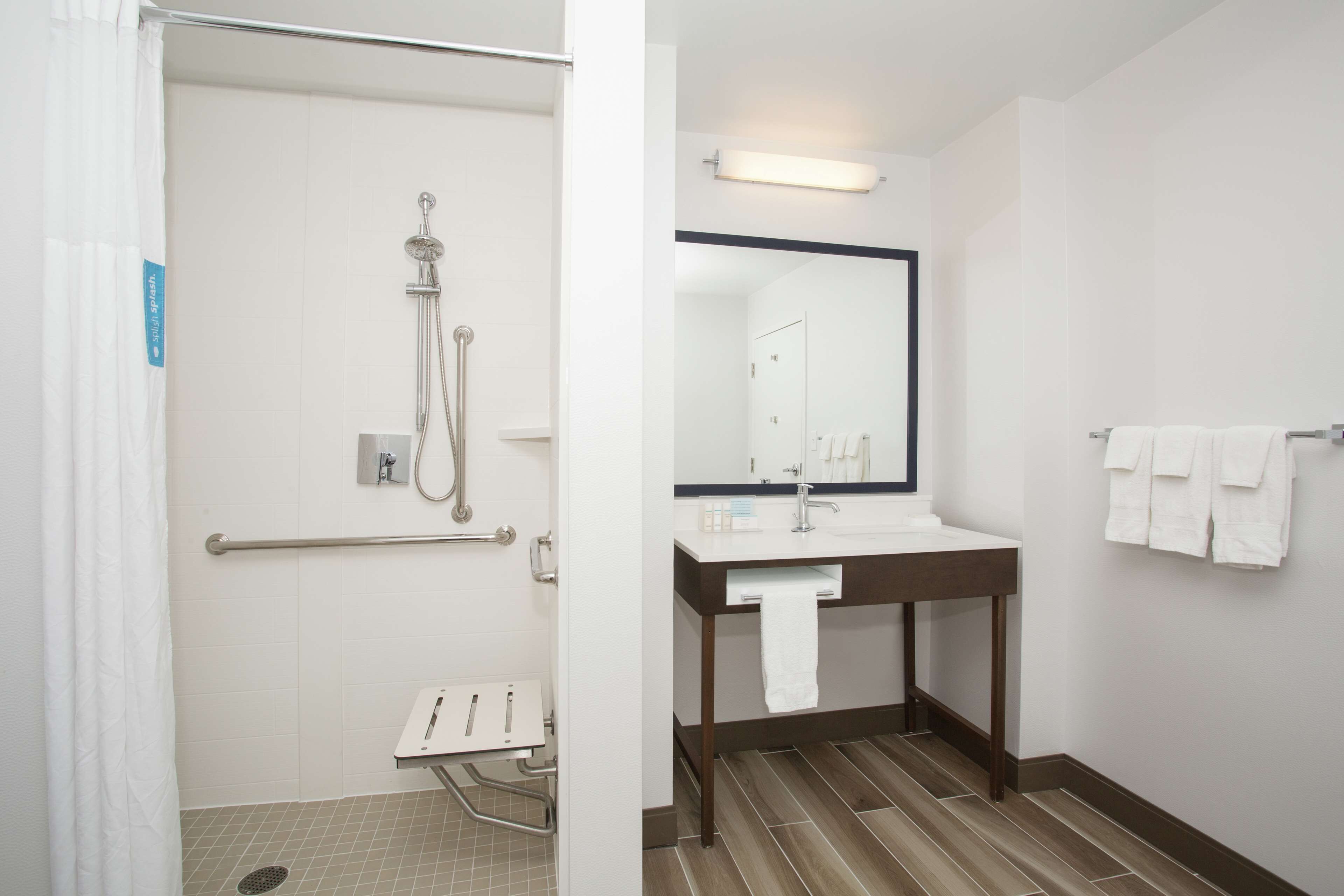 Photo - Hampton Inn & Suites Denver-Downtown