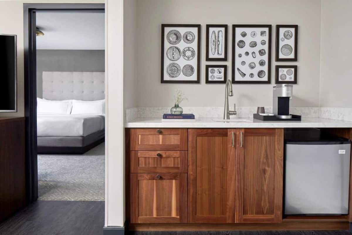 Premium bedding, in-room safe, desk, blackout drapes