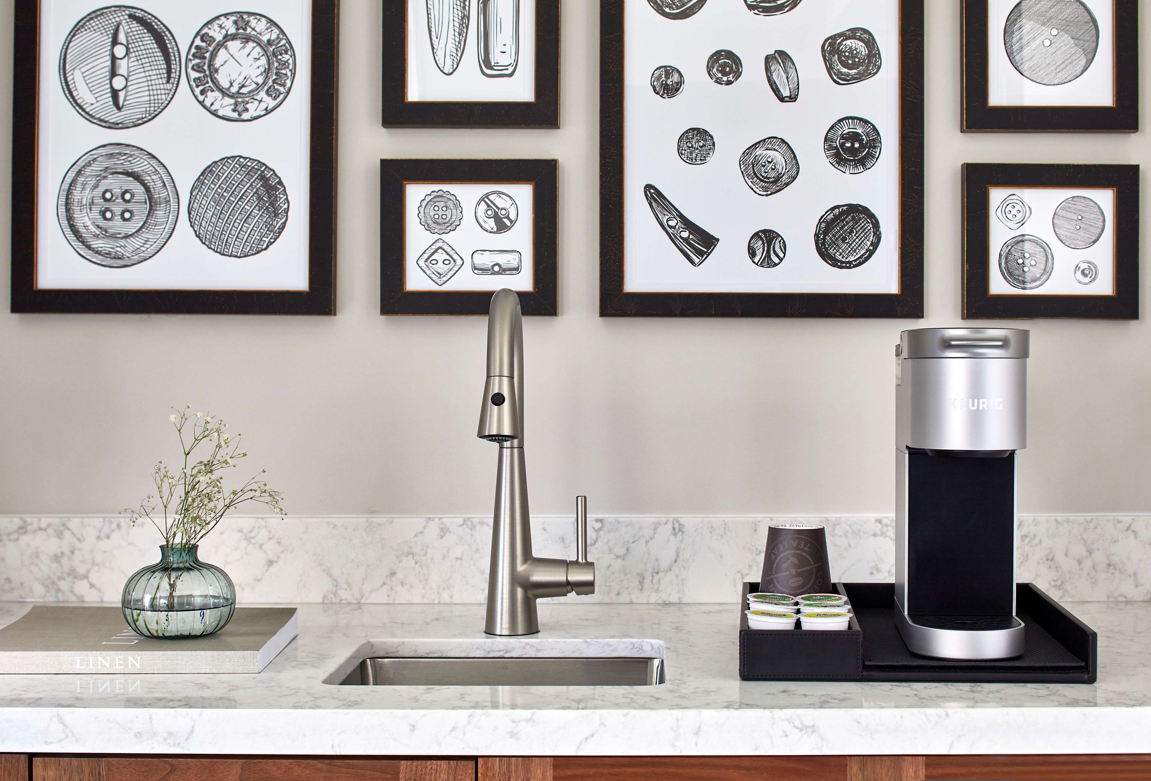 suite, 1 bedroom, accessible, bathtub | minibar