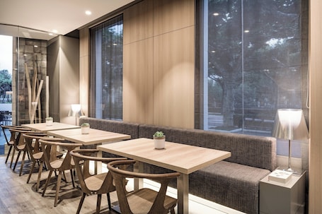 Serves lunch, dinner, and brunch. AC Hotel Burgos by Marriott